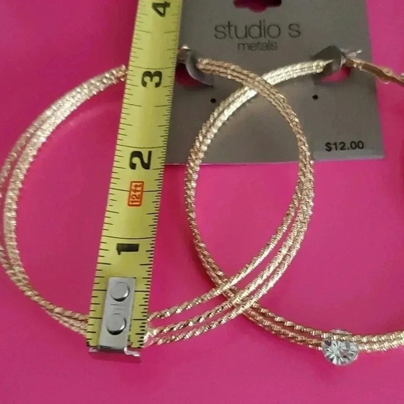 SUPER CUTE!!New huge earrings Selling lot of 2 - Picture 8 of 8